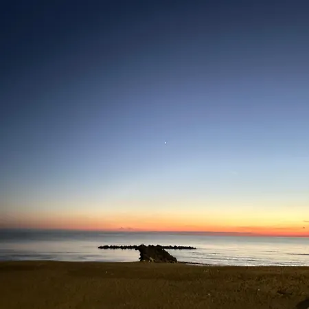 Marellini Lido Nord 公寓 *