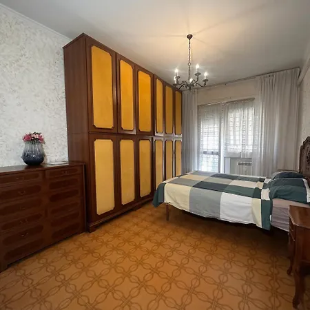 Marellini Lido Nord Apartment